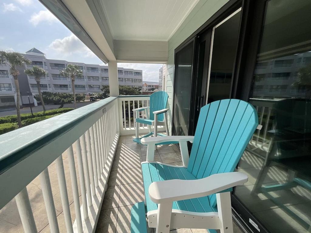 Sun Splashed Condo! Steps To Beach And 2 Pools Galveston Island المظهر الخارجي الصورة